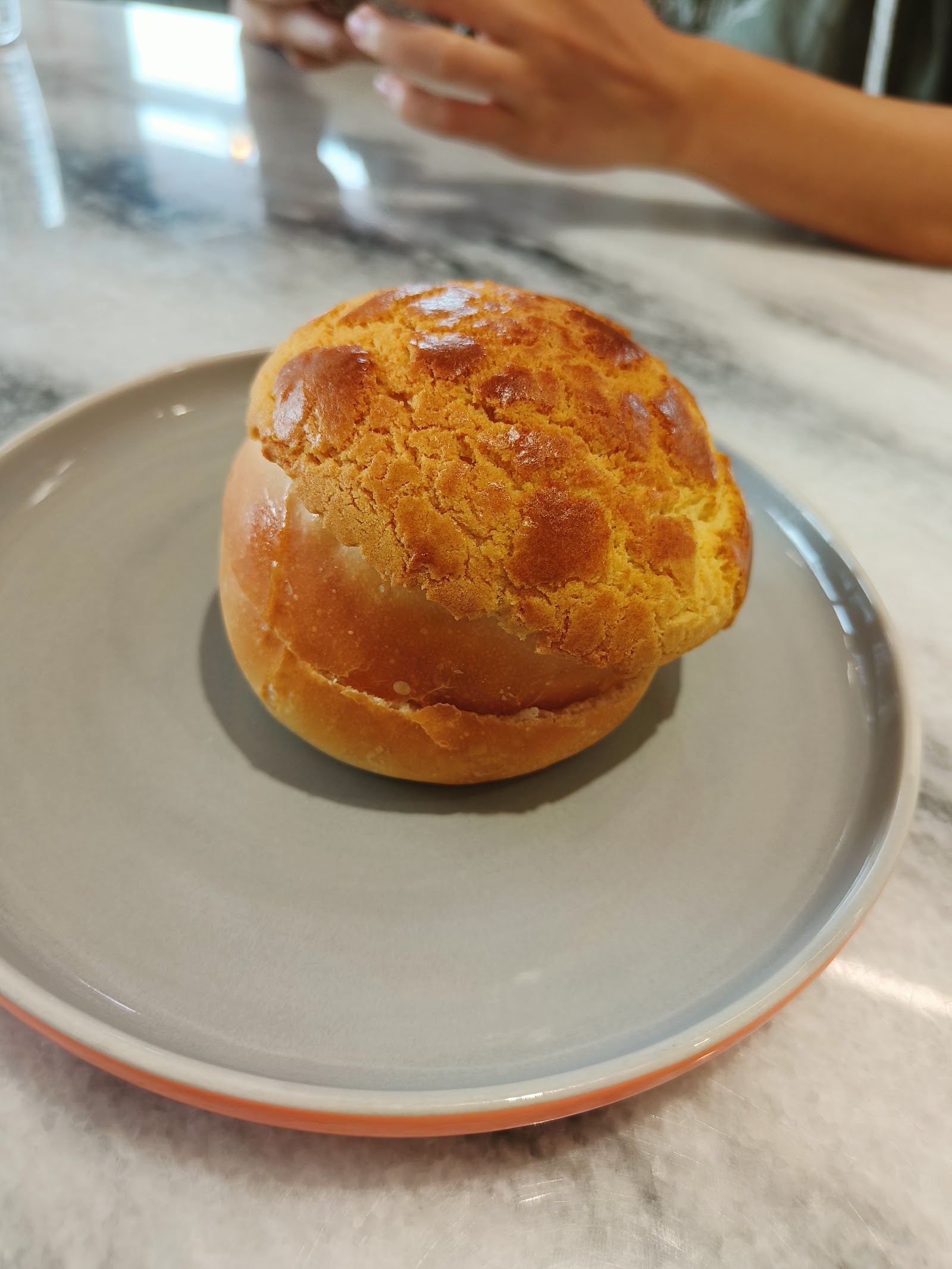 冰火菠萝油 Polo Bun With Butter